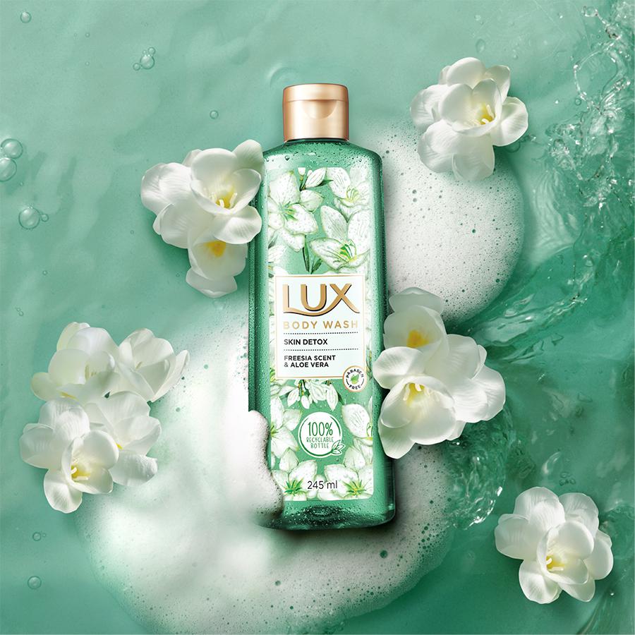 Lux Body Wash Freesia Scent & Aloevera -245 ml